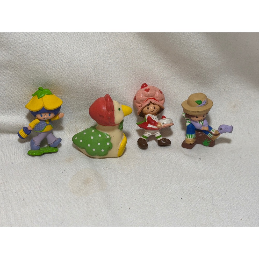 Vintage 1980s Strawberry Shortcake PVC Mini Figure Lot Huckleberry Pie Lucky Bug